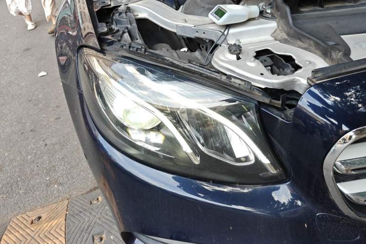 Used Mercedes-Benz E-Class 2020 Restyled E 300 L Sporty and Stylish Edition Right Front Headlight
