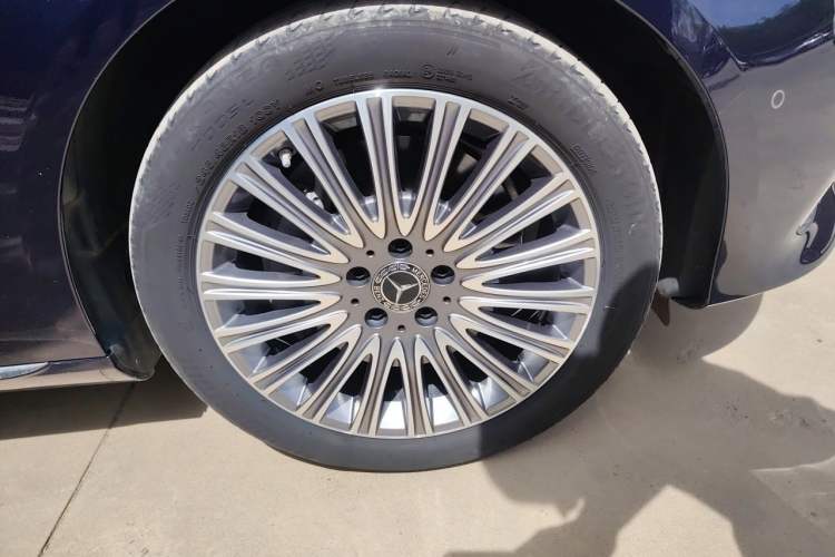 Used Mercedes-Benz E-Class 2020 E 300 L Stylish Model Right Front Wheel Hub