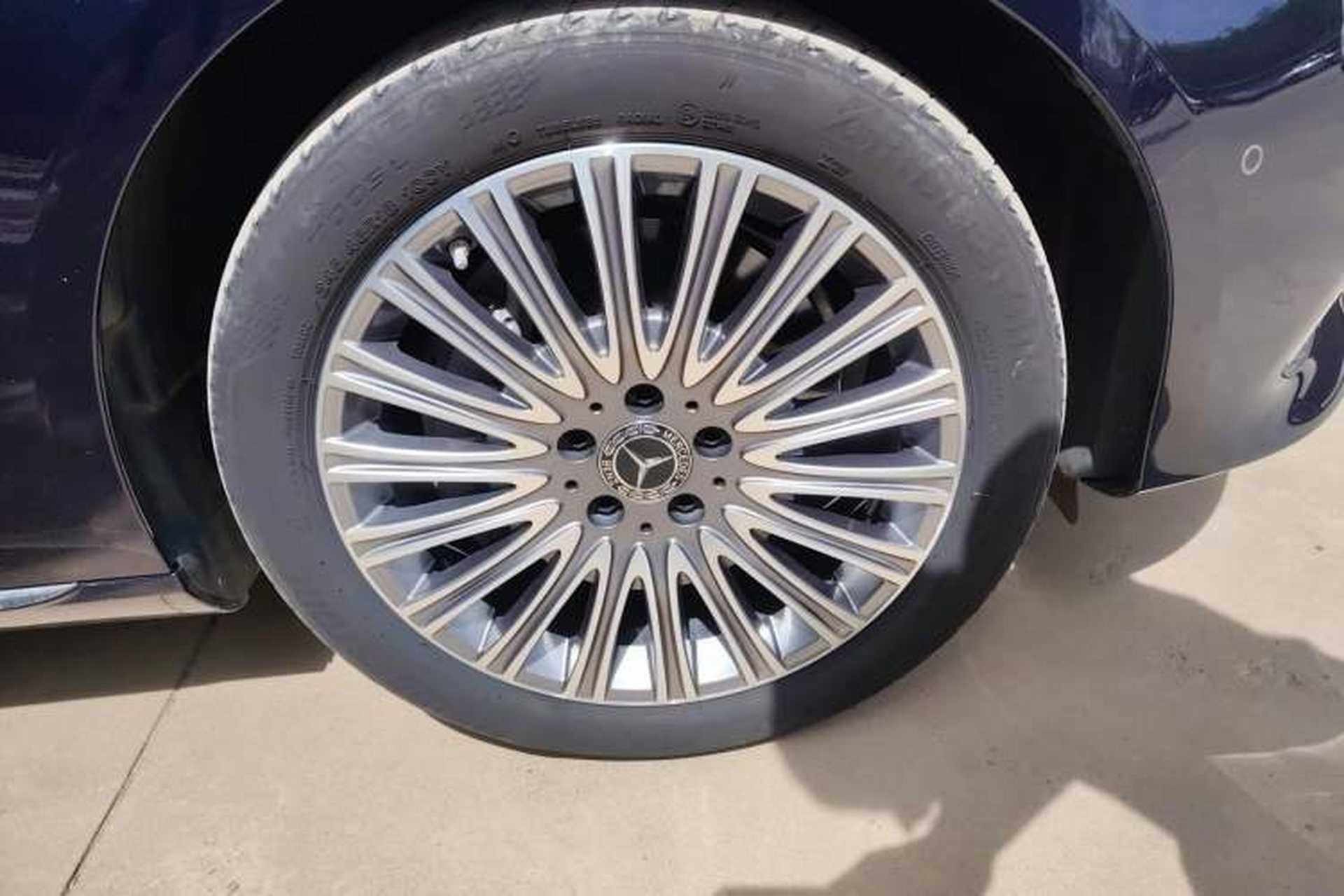 Used Mercedes-Benz E-Class 2020 E 300 L Stylish Model Right Front Wheel Hub