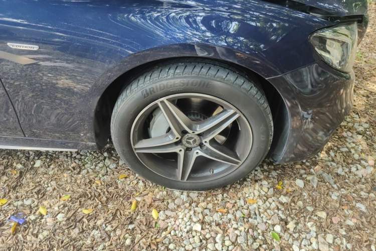 Used Mercedes-Benz E-Class 2020 Restyled E 300 L Sport Exclusive Edition Right Front Wheel Hub