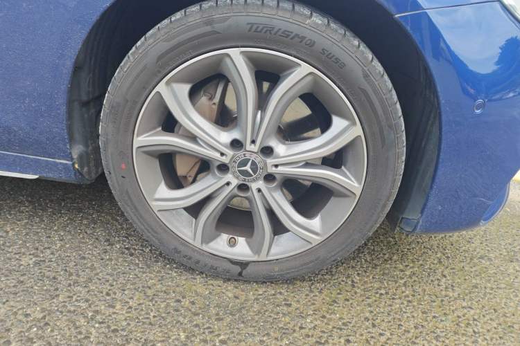Used Mercedes-Benz E-Class 2020 Restyled E 300 L Sporty and Stylish Edition Right Front Wheel Hub