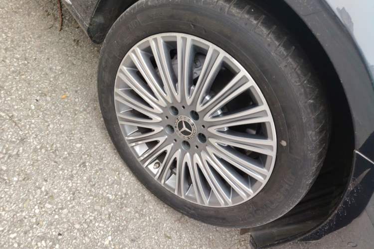 Used Mercedes-Benz E-Class 2020 Facelift E 300 L Stylish Edition Right Front Wheel Hub