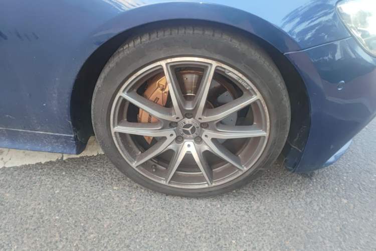 Used Mercedes-Benz E-Class 2020 E 260 Coupe Right Front Wheel Hub