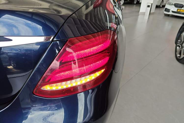 Used Mercedes-Benz E-Class 2020 Restyled E 300 L Sport Exclusive Edition Right Rear Taillight