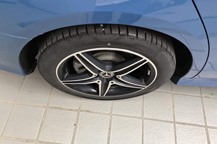 Used Mercedes-Benz E-Class 2020 E 260 Sport Edition Right Rear Wheel Hub