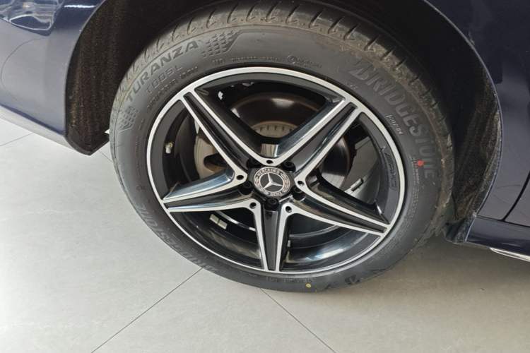 Used Mercedes-Benz E-Class 2020 Restyled E 300 L Sport Exclusive Edition Right Rear Wheel Hub