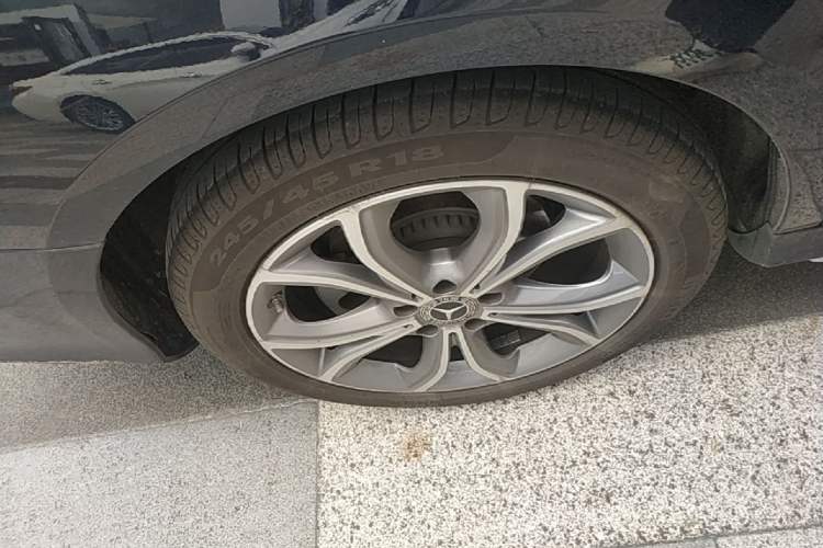 Used Mercedes-Benz E-Class 2020 E 300 L Sporty and Stylish Model Right Rear Wheel Hub