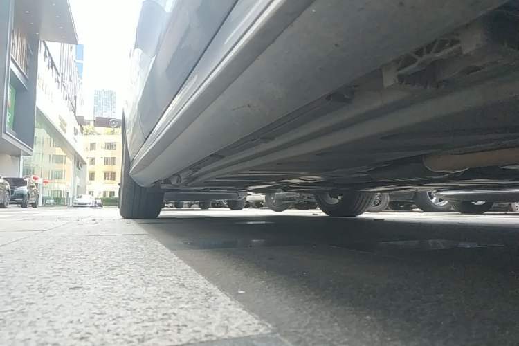 Used Mercedes-Benz E-Class 2020 E 300 L Sporty and Stylish Model Right Side Sill