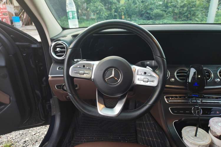 Used Mercedes-Benz E-Class 2020 Restyled E 300 L Exclusive Edition Steering Wheel