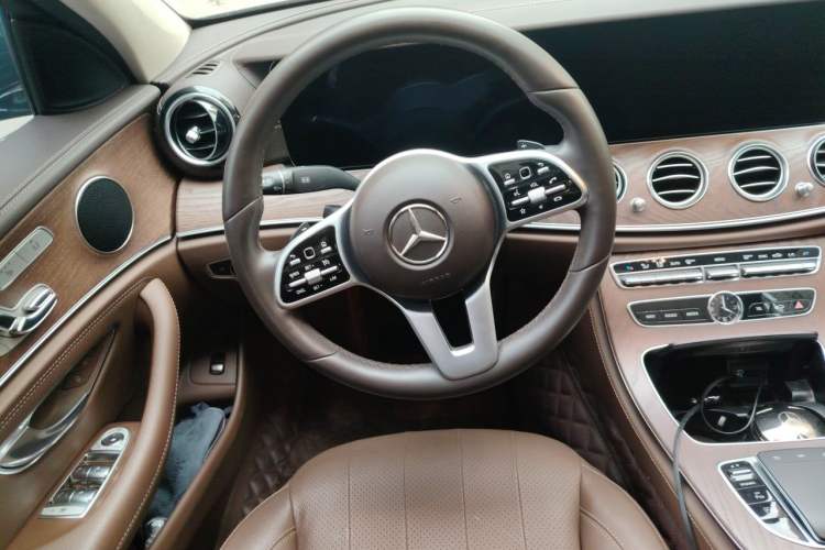 Used Mercedes-Benz E-Class 2020 Facelift E 300 L Stylish Edition Steering Wheel