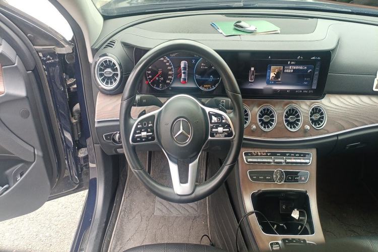 Used Mercedes-Benz E-Class 2020 Facelift E 300 L Stylish Edition Steering Wheel