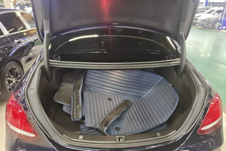 Used Mercedes-Benz E-Class 2020 E 300 L Sporty and Stylish Model Trunk