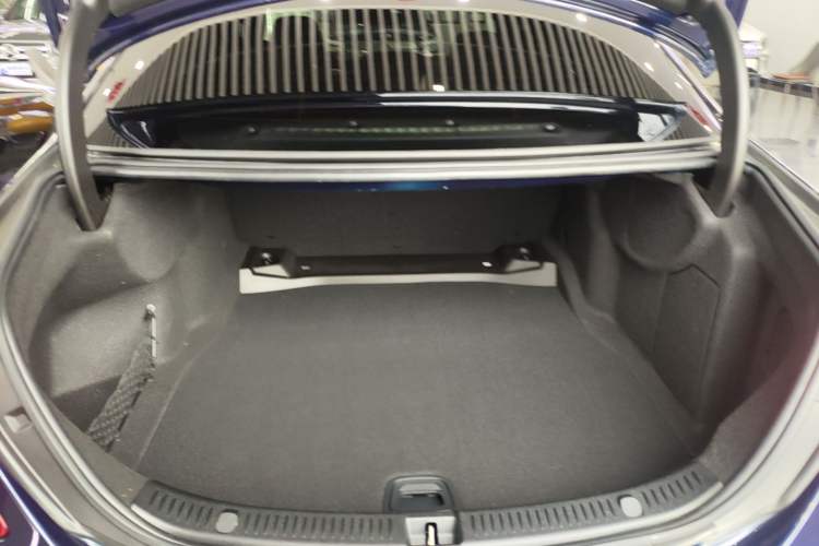 Used Mercedes-Benz E-Class 2020 E 260 Sport Edition Trunk