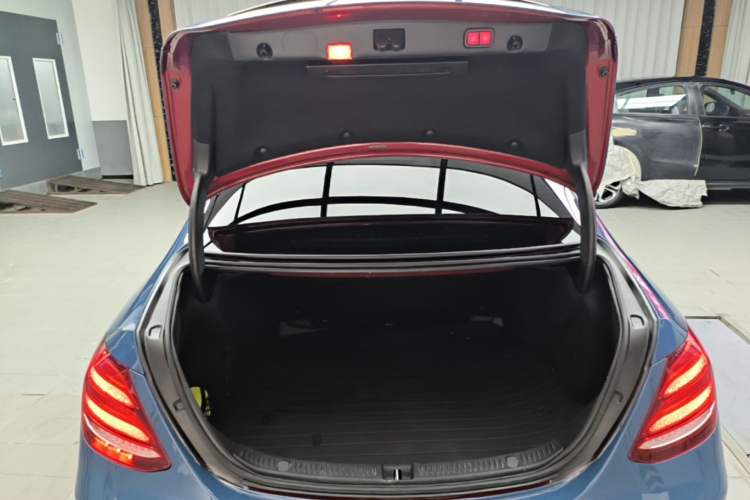 Used Mercedes-Benz E-Class 2020 E 260 Sport Edition Trunk