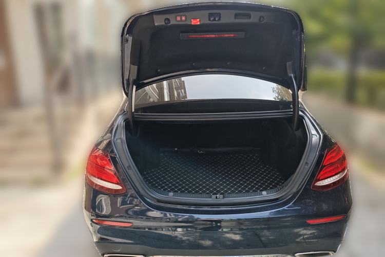 Used Mercedes-Benz E-Class 2020 Restyled E 300 L Sporty and Stylish Edition Trunk
