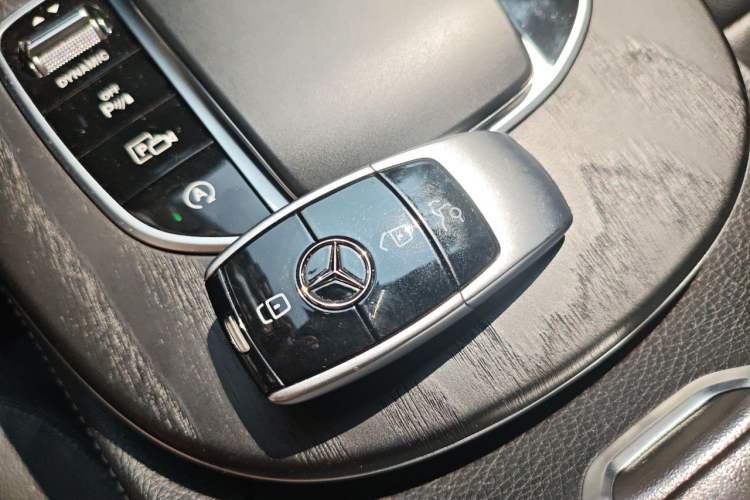 Used Mercedes-Benz E-Class 2020 Restyled E 300 L Sporty and Stylish Edition Vehicle Key
