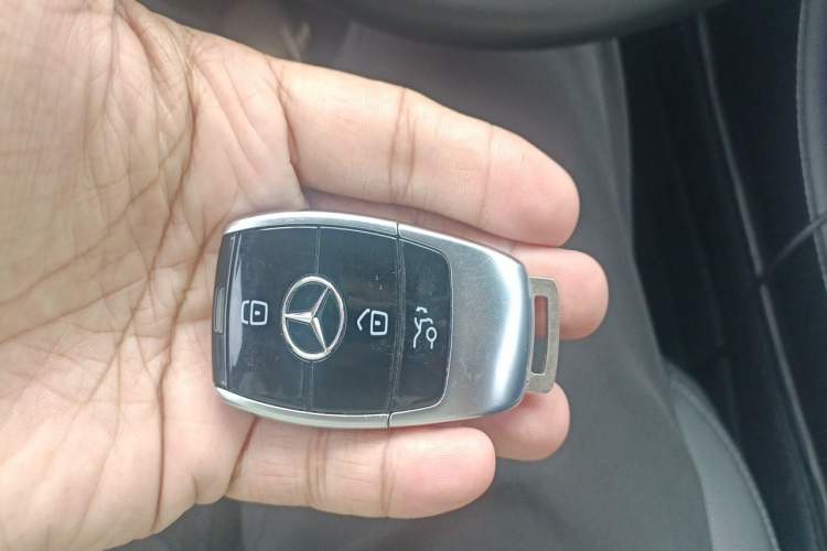 Used Mercedes-Benz E-Class 2020 Facelift E 300 L Stylish Edition Vehicle Key