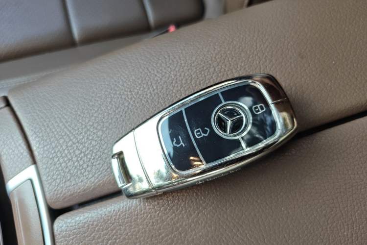 Used Mercedes-Benz E-Class 2020 Restyled E 300 L Sporty and Stylish Edition Vehicle Key