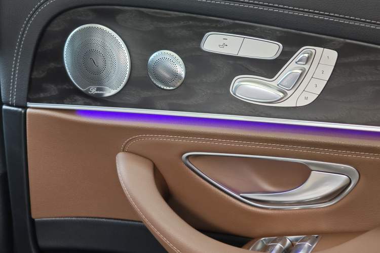Used Mercedes-Benz E-Class 2020 E 300 L Sport Luxury Edition Interior 10