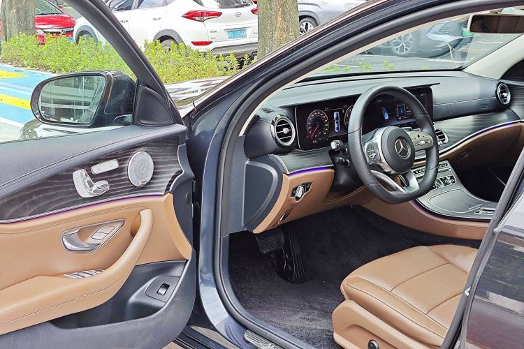 Used Mercedes-Benz E-Class 2020 E 300 L Sport Luxury Edition Interior 3