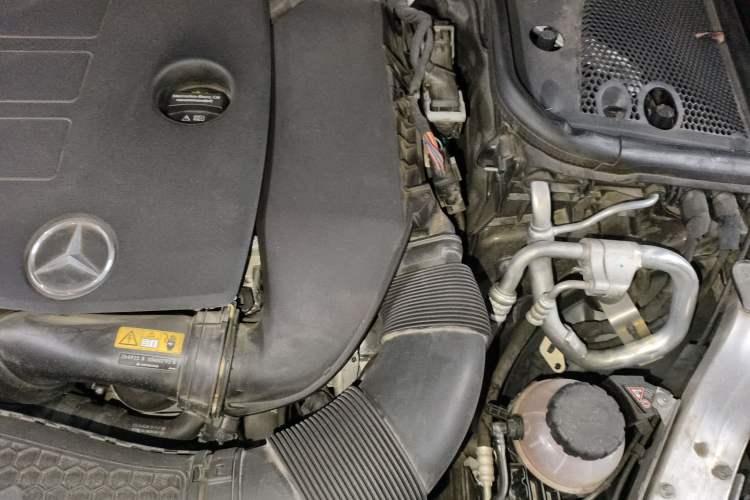 Used Mercedes-Benz E-Class 2020 E 260 L Engine Bay Left