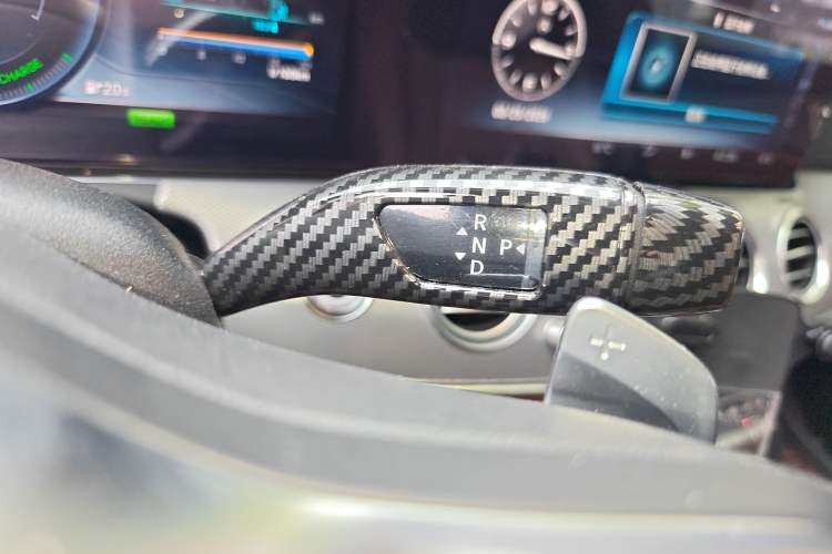 Used Mercedes-Benz E-Class 2020 E 260 Sport Edition 4MATIC Gear Lever
