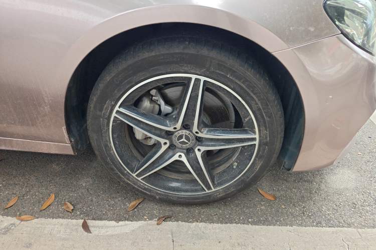 Used Mercedes-Benz E-Class 2020 E 260 Sport Edition 4MATIC Right Front Wheel Hub