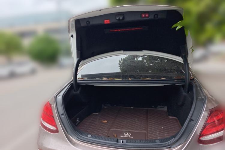 Used Mercedes-Benz E-Class 2020 E 260 Sport Edition 4MATIC Trunk