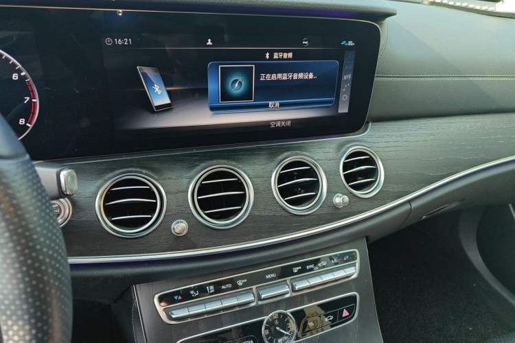 Used Mercedes-Benz E-Class 2020 Facelift E 260 L Sport Edition Audio And AC Panel