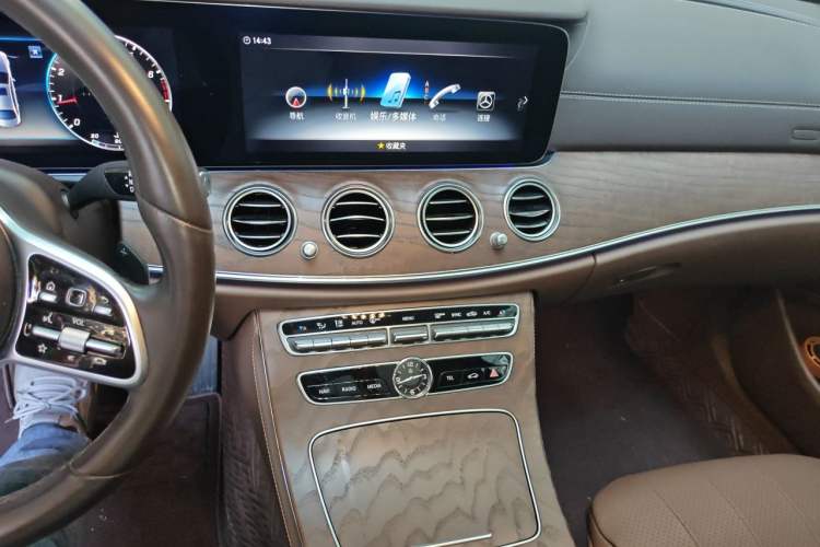 Used Mercedes-Benz E-Class 2020 Facelift E 300 L Stylish Edition Audio And AC Panel
