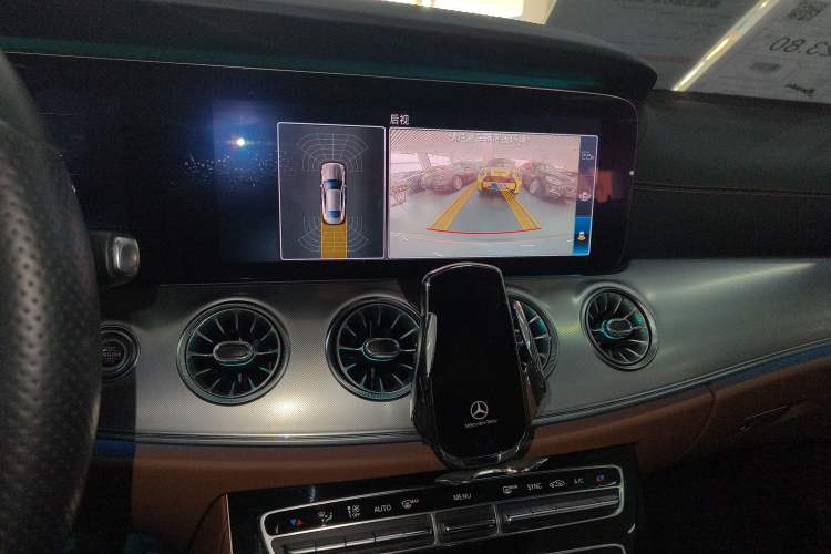 Used Mercedes-Benz E-Class 2020 E 260 Coupe Audio And AC Panel