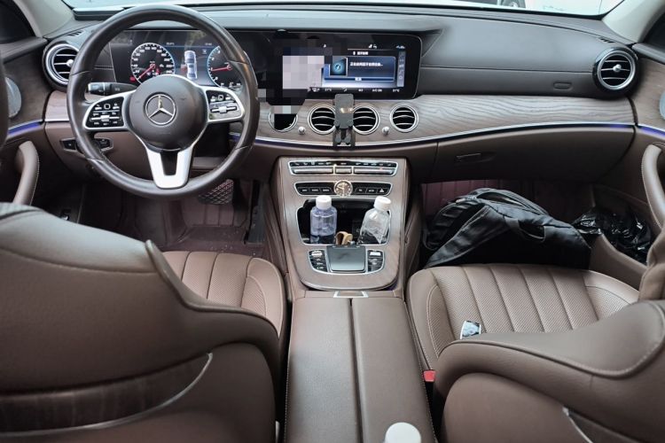 Used Mercedes-Benz E-Class 2020 E 300 L Luxury Model Center Console