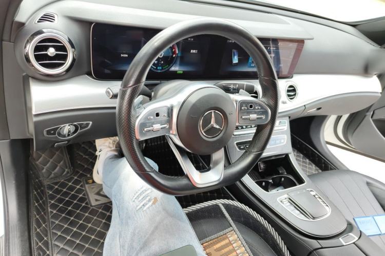 Used Mercedes-Benz E-Class 2020 E 260 Sport Edition Center Console