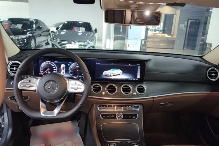 Used Mercedes-Benz E-Class 2020 Restyled E 300 L Sport Exclusive Edition Center Console