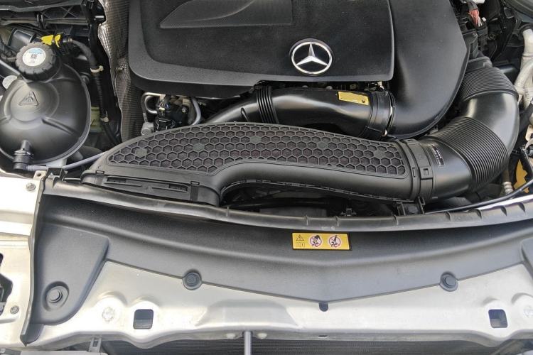 Used Mercedes-Benz E-Class 2020 E 260 Coupe Engine Bay