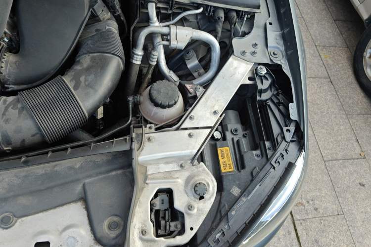 Used Mercedes-Benz E-Class 2020 Facelift E 260 L Sport Edition Engine Bay Left