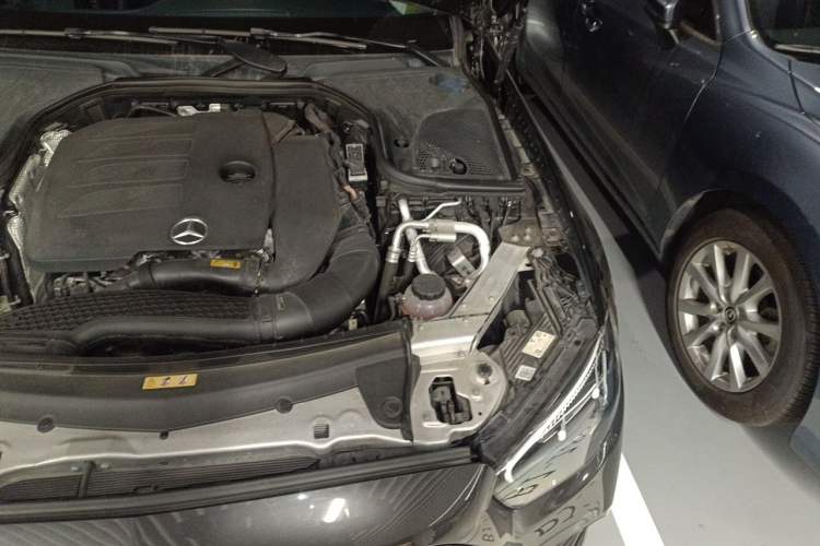 Used Mercedes-Benz E-Class 2020 E 260 Coupe Engine Bay Left