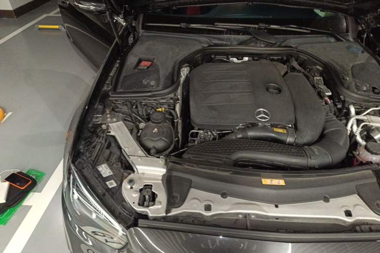 Used Mercedes-Benz E-Class 2020 E 260 Coupe Engine Bay Right