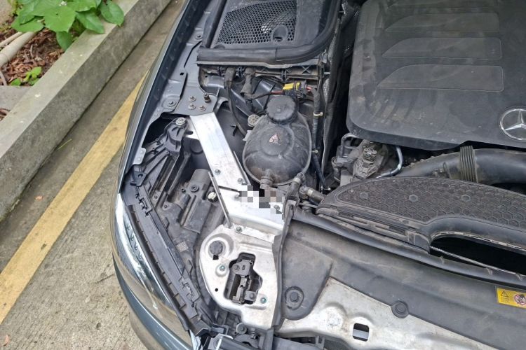 Used Mercedes-Benz E-Class 2020 E 300 L Sporty and Stylish Model Engine Bay Right