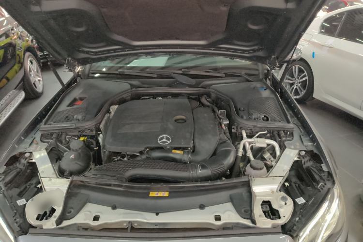 Used Mercedes-Benz E-Class 2020 E 260 Coupe Engine Bay
