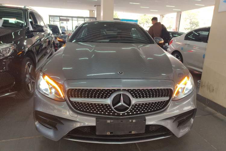 Used Mercedes-Benz E-Class 2020 E 260 Coupe Exterior 1