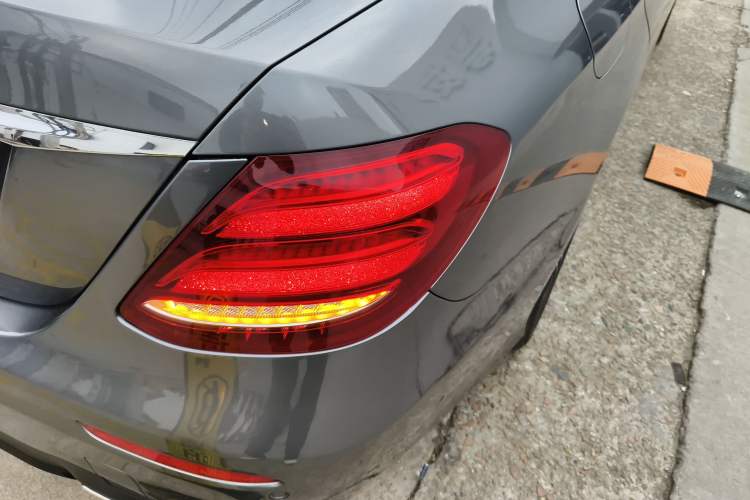Used Mercedes-Benz E-Class 2020 Facelift E 260 Sport Edition Exterior 3