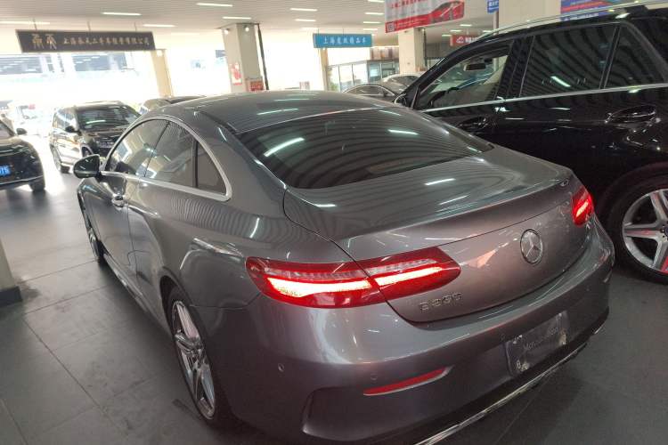 Used Mercedes-Benz E-Class 2020 E 260 Coupe Exterior 3