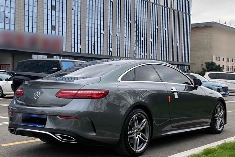 Used Mercedes-Benz E-Class 2020 E 260 Coupe Exterior 3