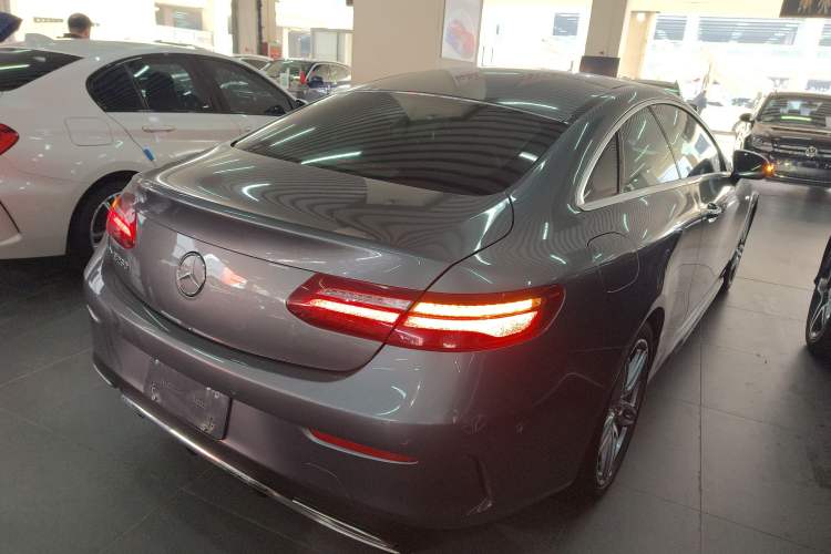 Used Mercedes-Benz E-Class 2020 E 260 Coupe Exterior 5