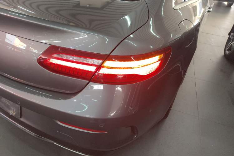 Used Mercedes-Benz E-Class 2020 E 260 Coupe Exterior 6
