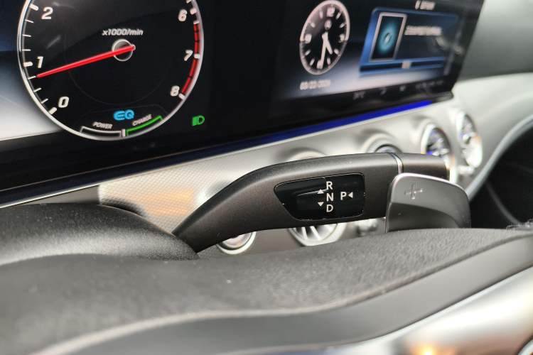 Used Mercedes-Benz E-Class 2020 Facelift E 260 Sport Edition Gear Lever