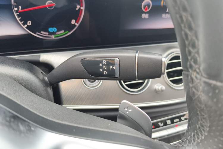 Used Mercedes-Benz E-Class 2020 E 260 Sport Edition 4MATIC Gear Lever