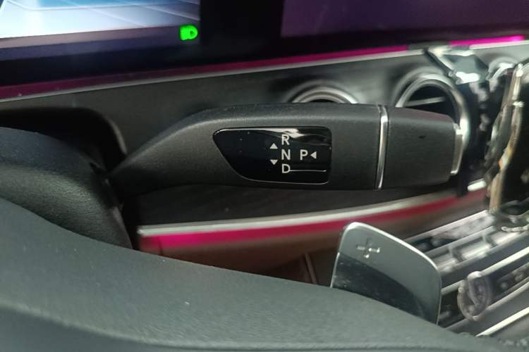 Used Mercedes-Benz E-Class 2020 E 300 L Sport Luxury Edition Gear Lever