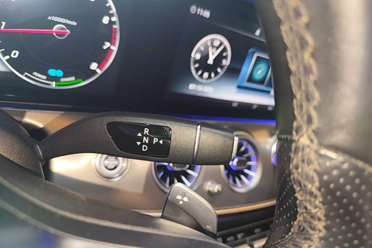 Used Mercedes-Benz E-Class 2020 Facelift E 260 Sport Edition Gear Lever